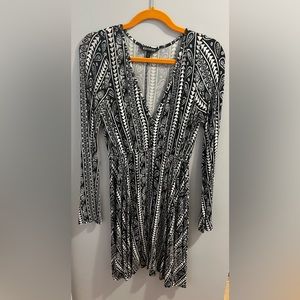 Express long sleeve black and white patterned dress